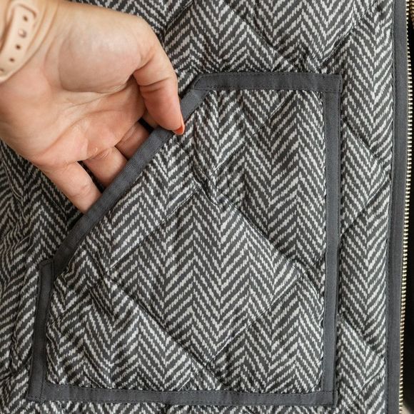 J. Crew Factory Herringbone Printed Quilted Down Puffer Vest Women’s Sz XS - Picture 6 of 10